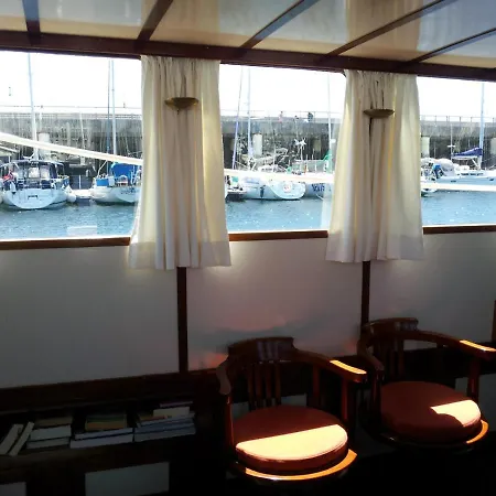 Yacht Classic Privatise ספינת מלון