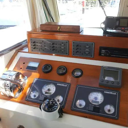 Yacht Classic Privatise ספינת מלון