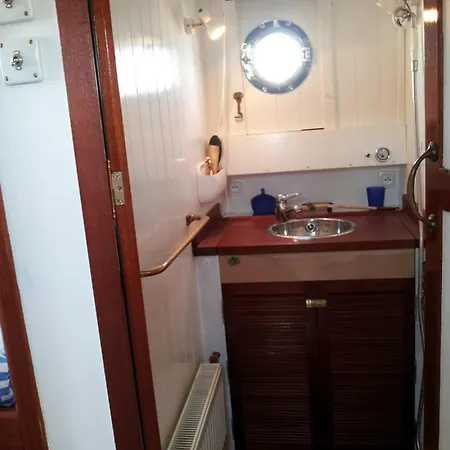 ספינת מלון Yacht Classic Privatise Sainte-Marie-Plage